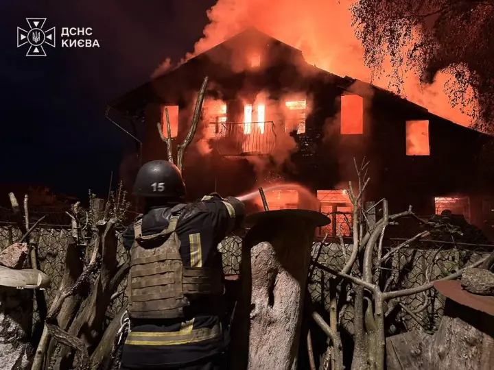 In Kyiv, 4 people were injured as a result of Russia's overnight attack, including teenagers