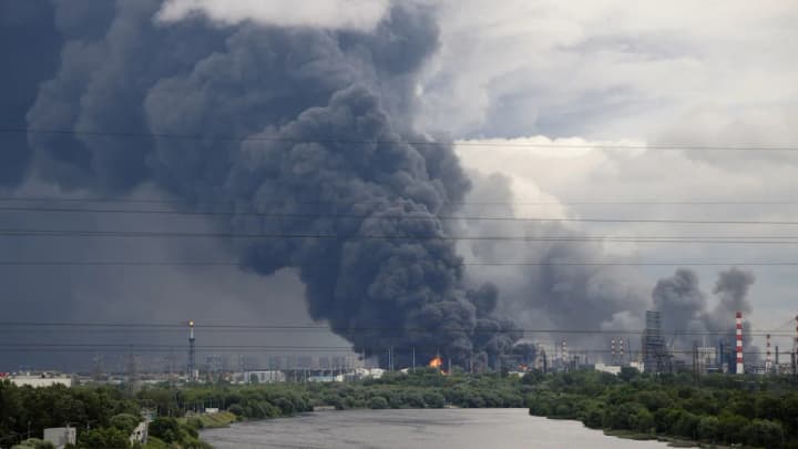 путін засекретив і заборонив поширювати в інтернеті інформацію про роботу російських НПЗ