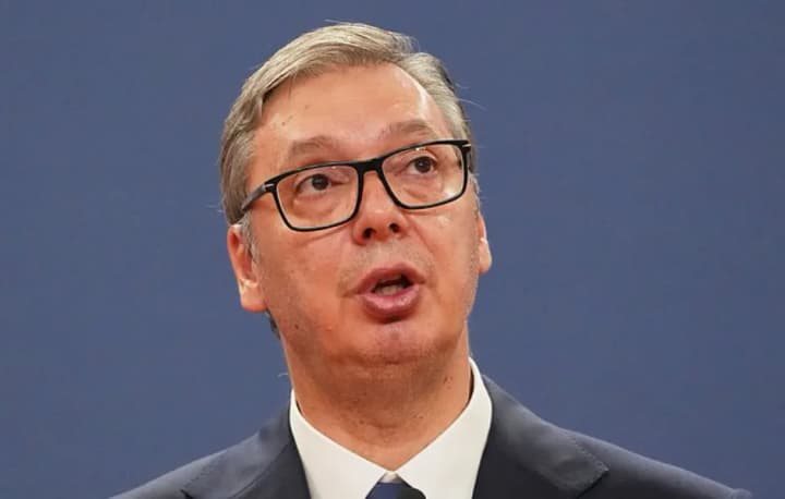 Вучич подал в отставку, но теперь хочет возглавить правительство Сербии — студенты выступают против этого