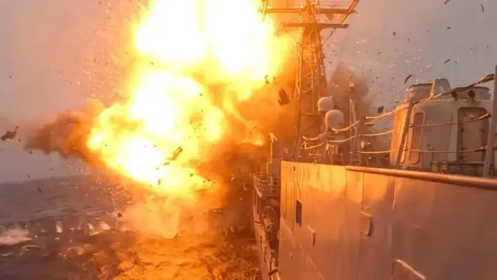 The United States and the United Kingdom sank a decommissioned American frigate off the coast of Scotland — media reports