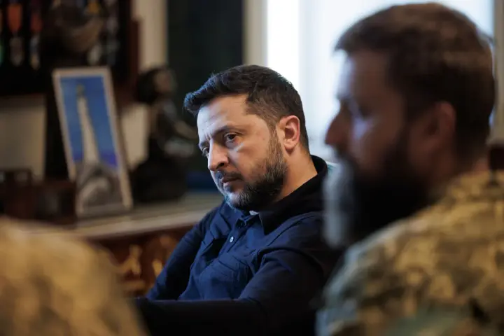 Зеленський затвердив далекобійні операції на жовтень і зробив заяву щодо протидії реактивним "шахедам"
