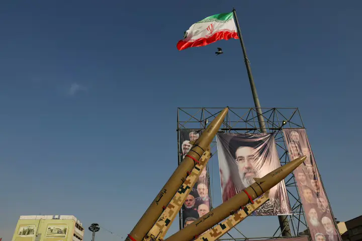 The United States has imposed sanctions on 10 individuals for allegedly procuring weapons for Iran
