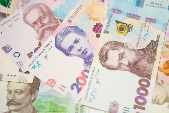 Середня зарплата в Україні у серпні зменшилася на 1,1% - Держстат