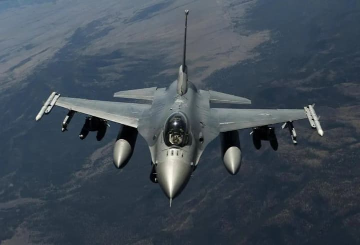 Понад половина українських F-16 вийшла з ладу через затримки ремонту
