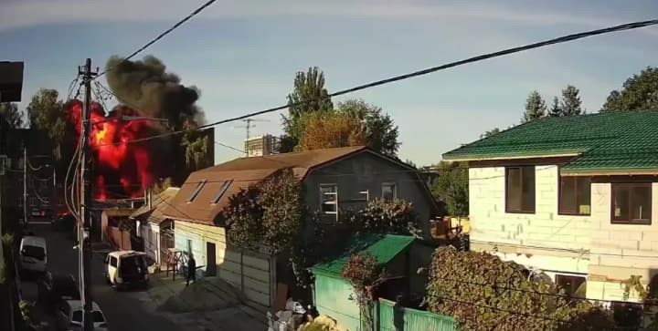 Боевая часть дрона, упавшего на школу в Киеве, не детонировала — в здании находились 104 ребёнка