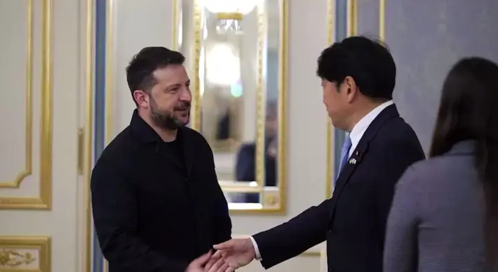 Зеленський зустрівся з японськими депутатами на тлі атак "шахедів"