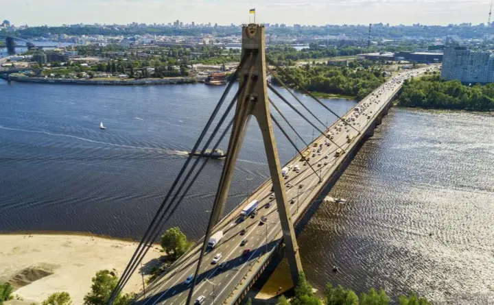 The enemy attacked Kyiv’s Northern Bridge; there is damage — the mayor