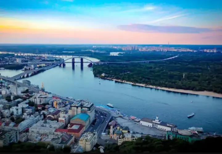 Чи можуть удари рф по мостах розділити Київ на два береги: експерт озвучив сценарій