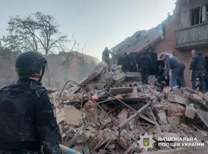 росія масовано атакувала ракетами Прилуки: є влучання у багатоповерхівку, відомо про жертви