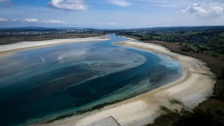 Одне з наймальовничіших озер Європи втратило майже 570 млрд літрів води через посуху