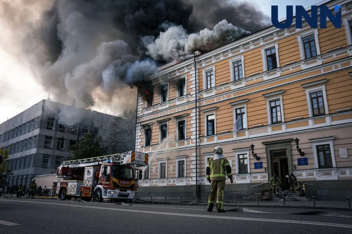 Пошкоджено 40% приміщень: у НАН розповіли, що буде з будівлею після російської атаки