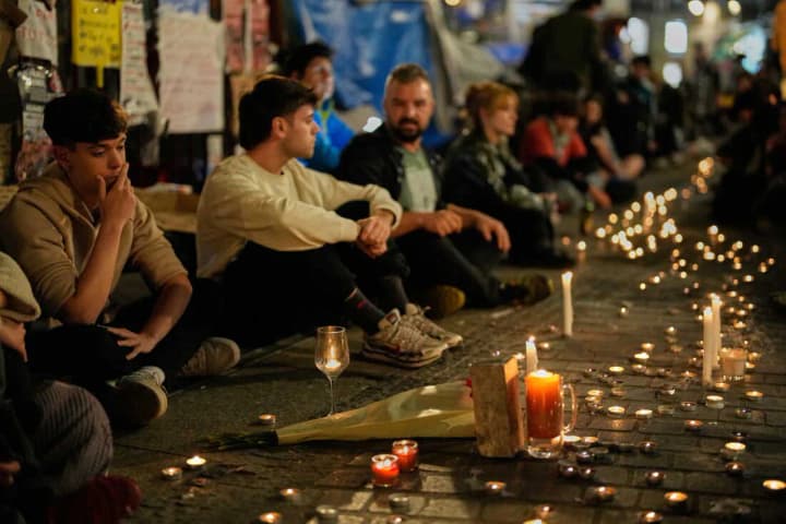 In Spain, a woman whose eviction sparked mass protests over the housing crisis has died