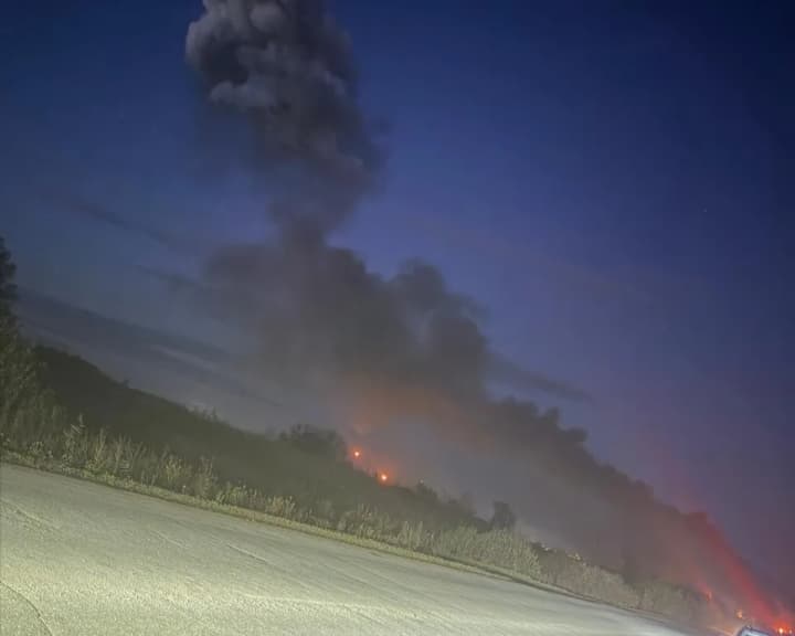 Українські військові дронами FP-1 уразили один із найбільших нафтопереробних та нафтохімічних комплексів рф у салаваті