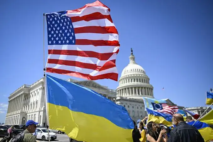 США можуть залишити понад 100 тисяч українців у "підвішеному" статусі після завершення тимчасового захисту - Politico