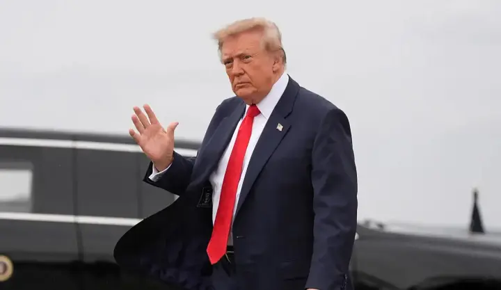 Більшість американців вважає, що Трамп ставить свої статки вище за США - AP