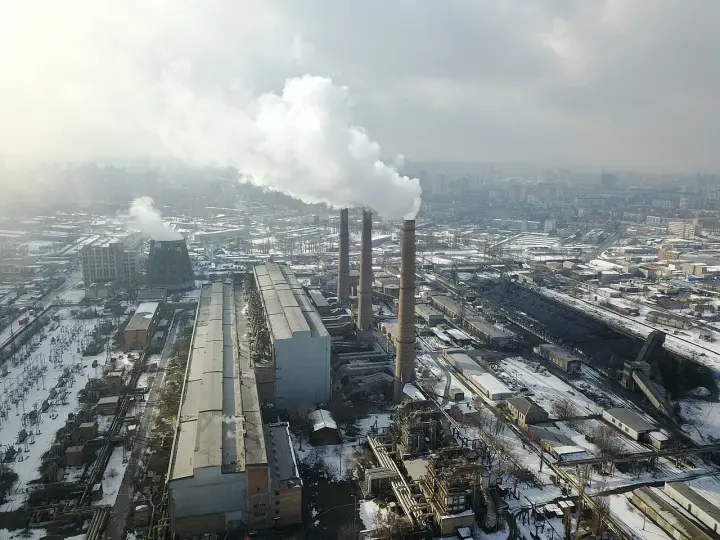 Россияне ударили баллистической ракетой по ТЭЦ-4 в Киеве, предупреждения от партнёров не было — Зеленский