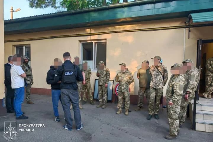 В Одесі дев’ятьох учасників груп оповіщення ТЦК засудили за викрадення та катування чоловіків
