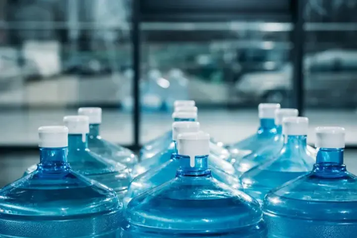The water disappeared after shelling or a blackout: how to find a safe source and properly store supplies