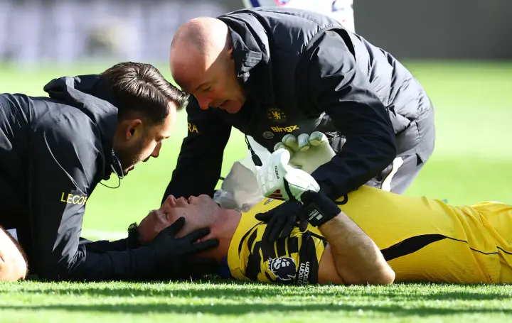 Chelsea goalkeeper Martínez underwent surgery after an injury sustained in the match against Mykolenko’s team