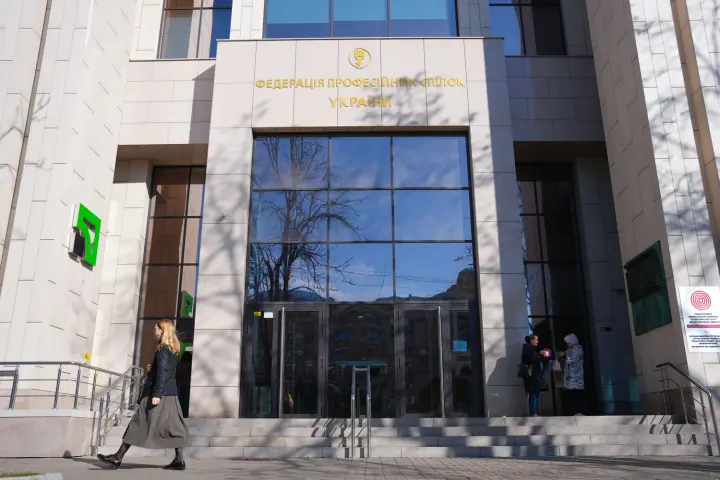 The Federation of Trade Unions will be able to seek a review of the law on workplace safety even after it enters into force, a lawyer says