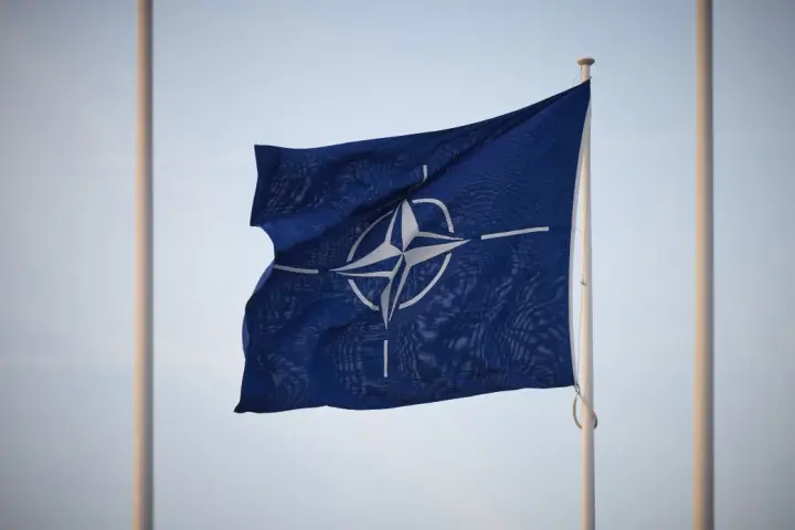 НАТО дозволить Україні купувати зброю "швидше та дешевше" - FT