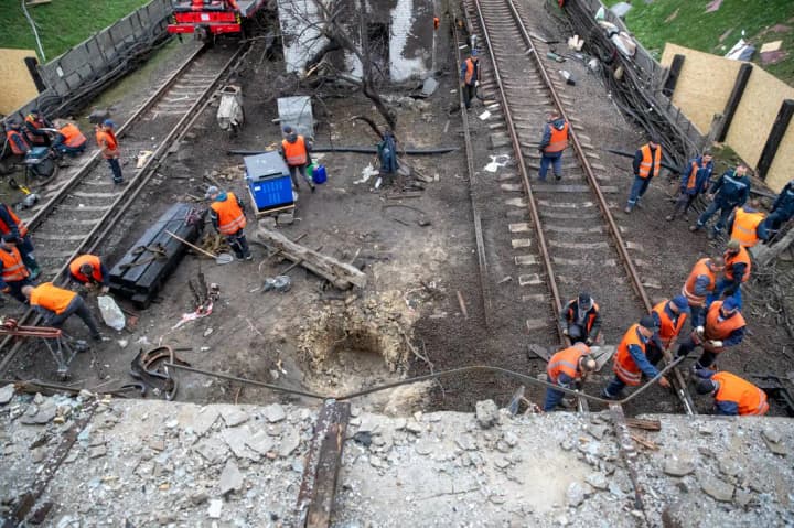 Chernihivska metro station in Kyiv will partially reopen on October 23