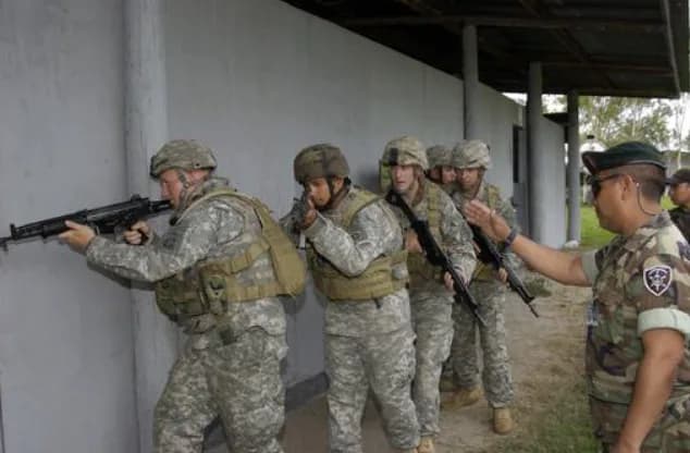 El Salvador sent 100 special forces personnel to Haiti to rescue soldiers held captive by gangs – media