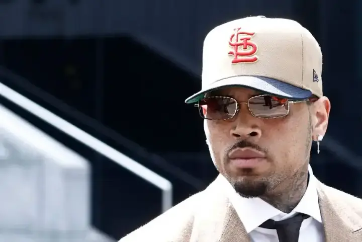 Chris Brown was sentenced to eight months suspended for assaulting a producer in London
