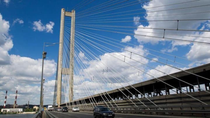 Traffic on Kyiv’s Southern Bridge will be restricted until November 1 — what is known