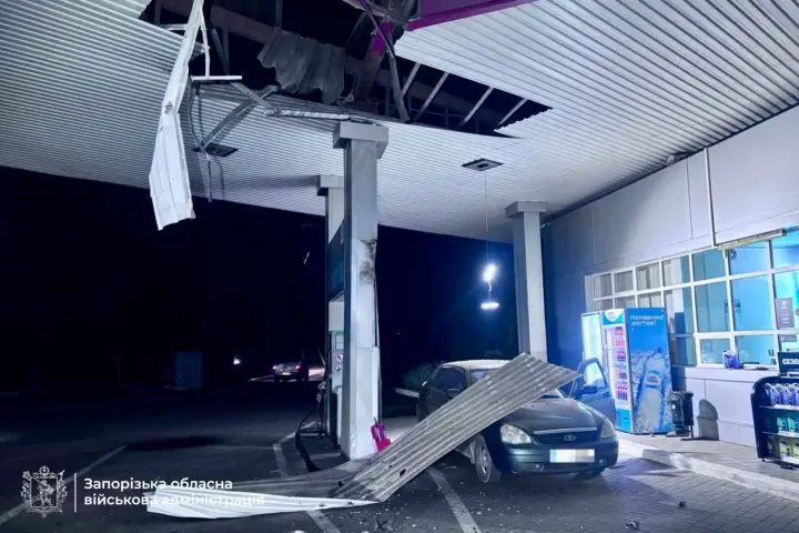 российские войска ударили по АЗС в Запорожье, есть двое раненых