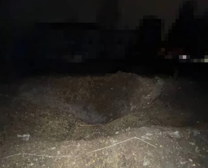 рф вдарила балістикою по Києву – є загиблий, постраждалі та пошкоджена лікарня