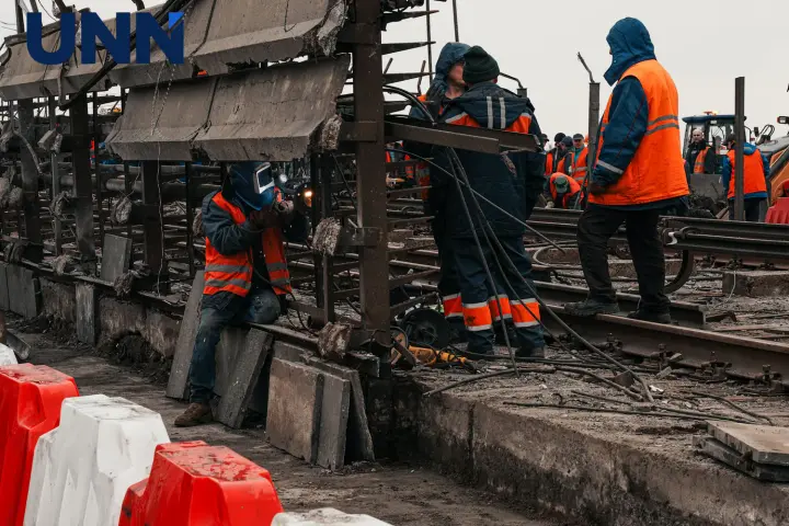 When will traffic on the Pivdennyi Bridge be restored: the situation at the impact site, a photo report