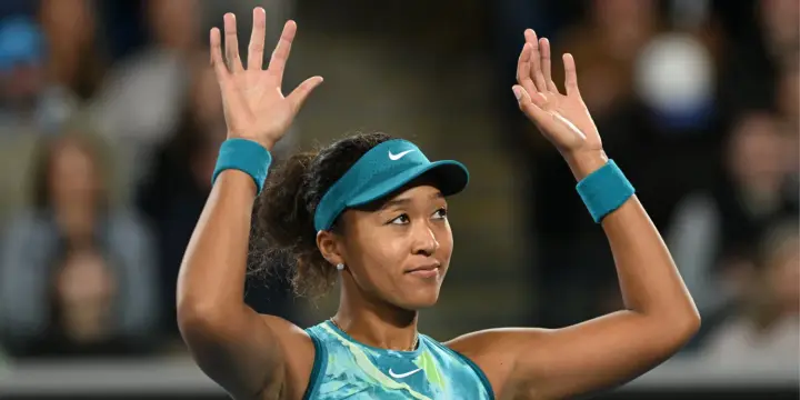 Tennis player Osaka showed off a crane-patterned outfit in Tokyo before defeating Paolini