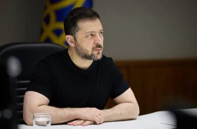 Британія надасть Україні додатково 10 млрд фунтів допомоги, зокрема і на закупівлю зброї - Зеленський