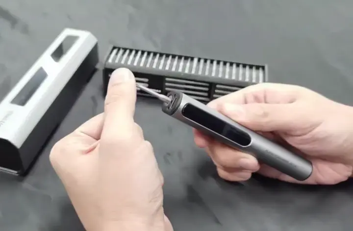 The UK's first smart screwdriver with artificial intelligence, which selects the attachments itself, has been created