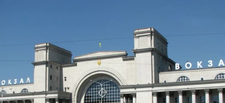 Реактивний дрон рф атакував вокзал у Дніпрі - деталі від УЗ