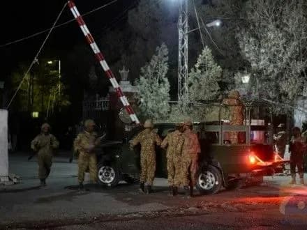 kilkist-postrazhdalikh-u-napadi-na-politseysku-akademiyu-v-pakistani-zrosla