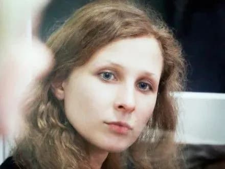 bagato-aktivistiv-viyikhali-iz-rf-bo-yikh-diyalnist-zagrozhuvala-osobistiy-bezpetsi-m-alokhina