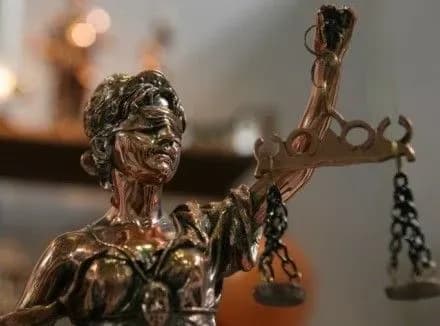 ksu-sogodni-rozglyane-podannya-vsu-schodo-zakonu-pro-sudoustriy