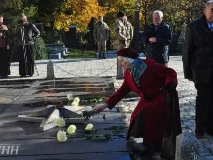 richnitsyu-vizvolennya-vid-fashistskikh-zagarbnikiv-vidznachili-v-uzhgorodi