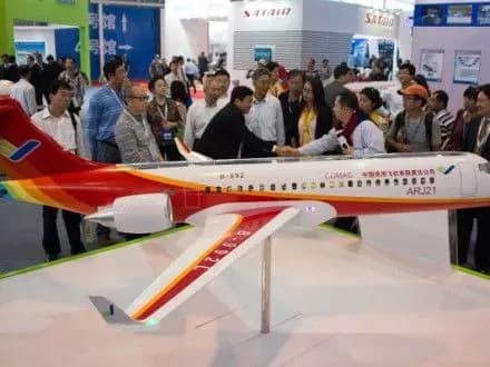 u-kitayi-zavtra-rozpochne-robotu-mizhnarodniy-aviasalon