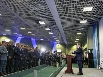 p-poroshenko-pidpishe-zakonoproekt-pro-znyattya-administrativnikh-obmezhen-pri-eksporti-poslug