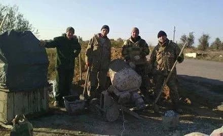 na-khersonschini-zyavitsya-pamyatnik-krimchanam-zagiblim-u-boyakh-za-yednist-ukrayini