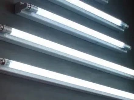 lyuminestsentni-lampi-neobkhidno-utilizuvati-lishe-za-spetsialnoyu-tekhnologiyeyu