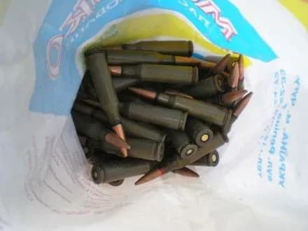 politsiya-na-khersonschini-pid-chas-oglyadu-viyavila-naboyi-v-avto