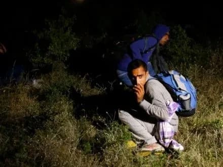 ukrayinski-ta-slovatski-prikordonniki-na-zakarpatti-zatrimali-22-nelegaliv