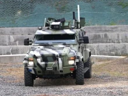 v-groysman-prezentuvav-noviy-ukrayinskiy-bezpilotniy-bronovik