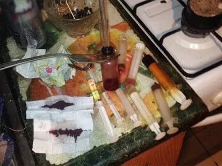 podruzhzhya-organizuvalo-narkolaboratoriyu-na-kirovogradschini