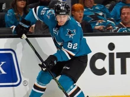 khokeyisti-san-khose-perervali-vigrashnu-seriyu-vashington-kepitals