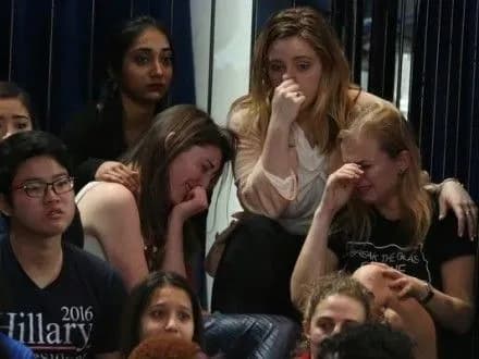 prikhilniki-kh-klinton-zi-slozami-priynyali-rezultati-viboriv